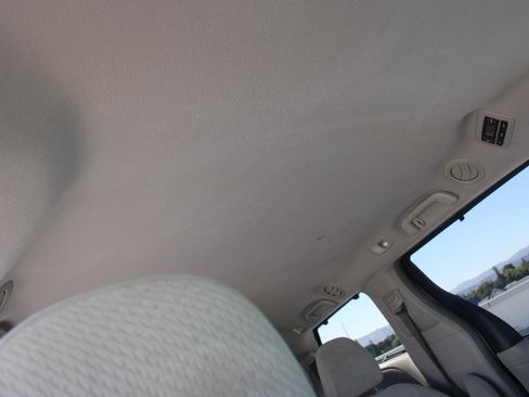Used 2013 Toyota Sienna LE FWD image 19