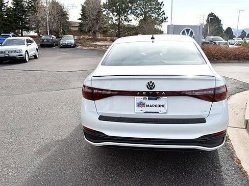 New 2026 Volkswagen Jetta SE FWD image 4