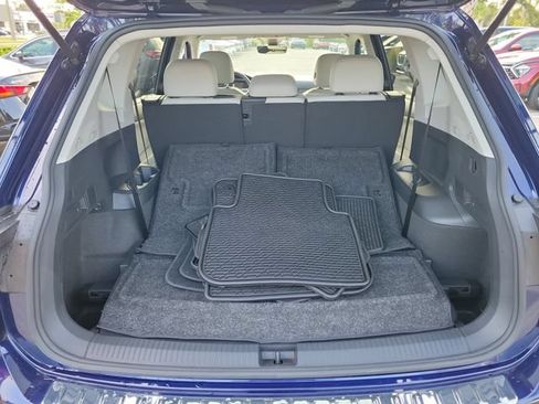Certified 2023 Volkswagen Tiguan SE w/ Panoramic Sunroof Package FWD image 7