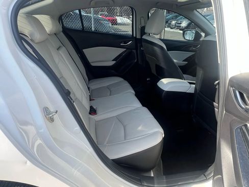 Used 2018 MAZDA MAZDA3 Grand Touring w/ Premium Equipment Package image 29