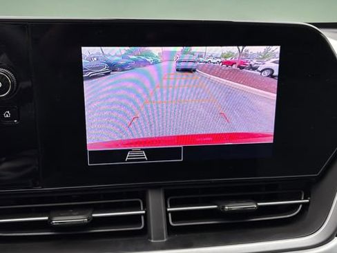 Used 2025 Chevrolet Trax LS w/ Driver Confidence Package FWD image 25