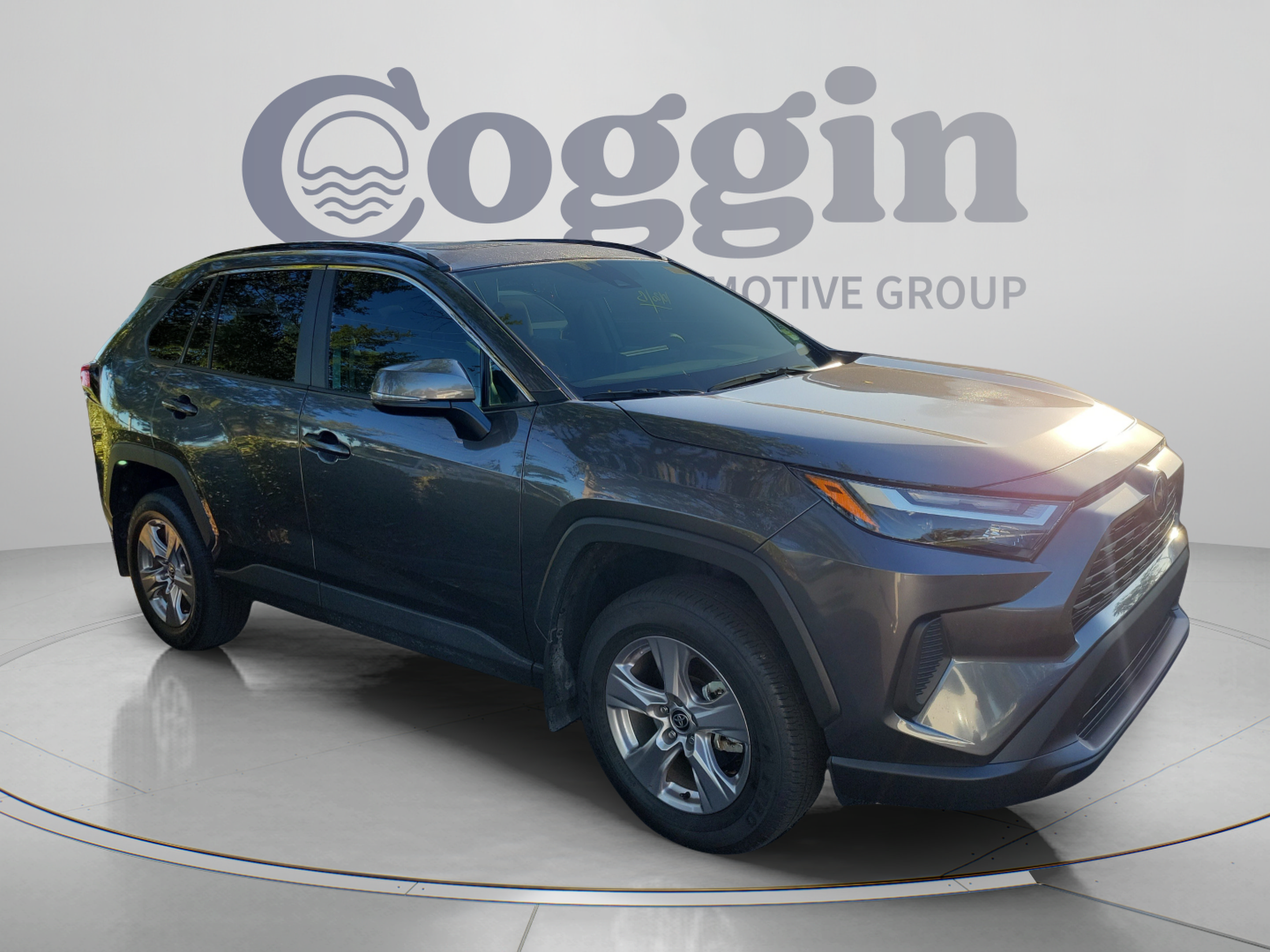 Used 2025 Toyota RAV4 XLE w/ Convenience Package FWD image 8