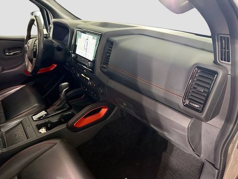 Used 2023 Nissan Frontier PRO-4X w/ Pro-4X Premium Package AWD/4WD image 33