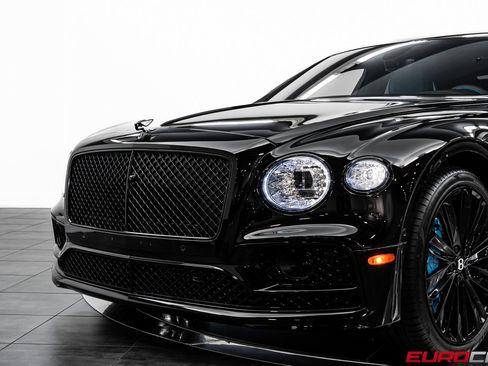 Used 2024 Bentley Flying Spur W12 image 12
