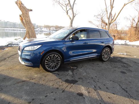 Used 2020 Lincoln Corsair Reserve w/ Equipment Group 201A image 2