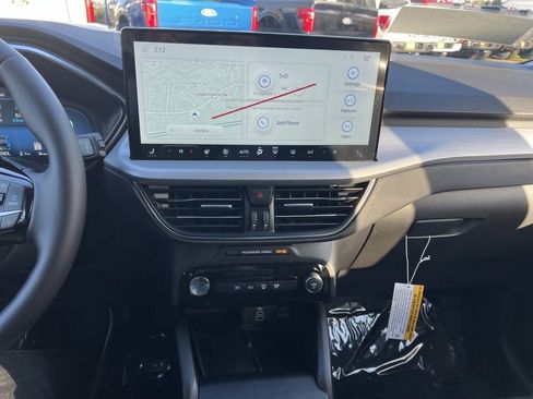 New 2025 Ford Escape SE w/ PHEV Premium Package FWD image 28
