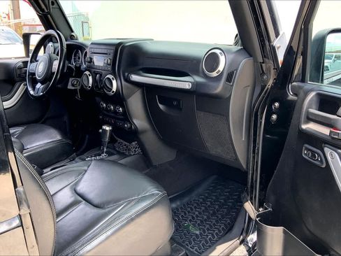 Used 2013 Jeep Wrangler Sahara w/ Connectivity Group AWD/4WD image 23