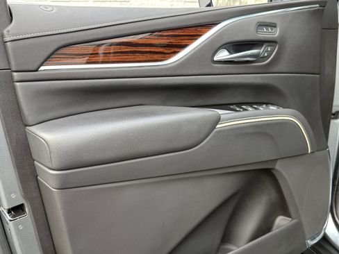 Certified 2022 Cadillac Escalade Luxury image 14