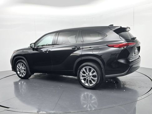 Used 2023 Toyota Highlander Limited AWD/4WD image 5