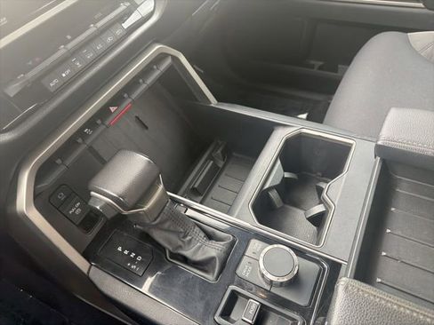 Used 2022 Toyota Tundra SR5 AWD/4WD image 14