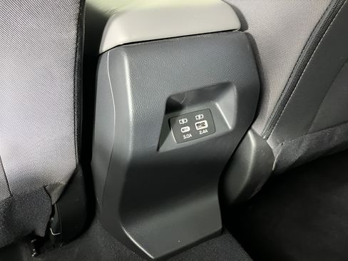 Used 2025 Subaru Crosstrek 2.5i Premium AWD/4WD image 11