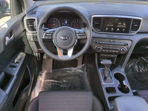 Certified 2022 Kia Sportage LX w/ LX FWD Value Edition Package image 16