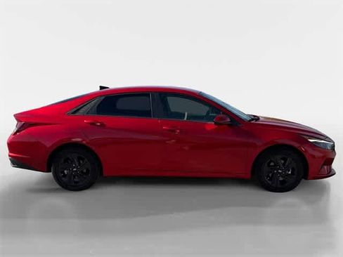 Certified 2022 Hyundai Elantra SEL w/ Convenience Package image 6