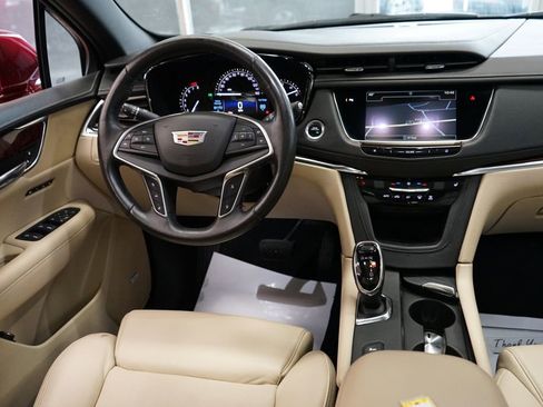 Used 2017 Cadillac XT5 Luxury w/ Driver Awareness Package AWD/4WD image 12