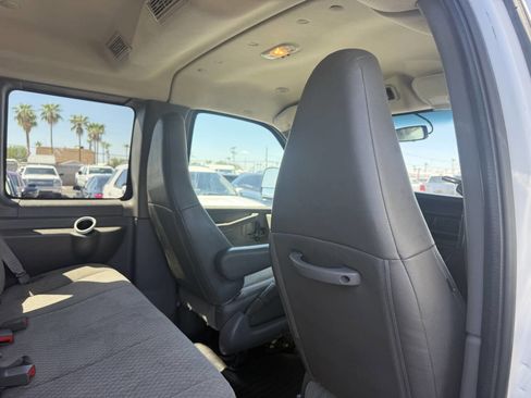 Used 2018 GMC Savana 3500 LT w/ LT Preferred Equipment Group image 28