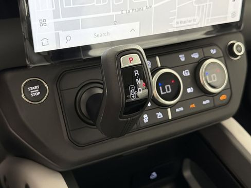 New 2026 Land Rover Defender 110 X-Dynamic SE AWD/4WD image 16