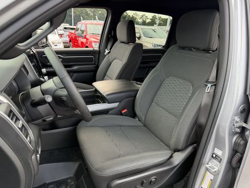Used 2025 RAM 1500 Big Horn AWD/4WD image 16