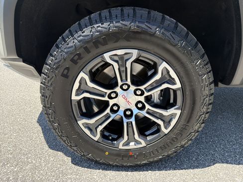 Certified 2023 GMC Canyon AT4 AWD/4WD image 5
