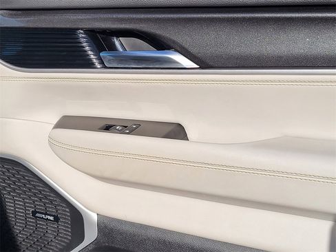 Used 2022 Jeep Wagoneer Series I image 17