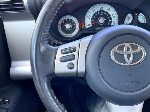 Used 2010 Toyota FJ Cruiser 4WD image 24