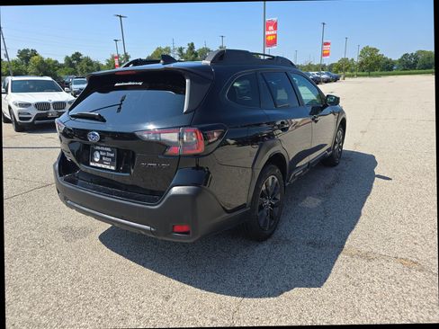 Used 2025 Subaru Outback Onyx Edition AWD/4WD image 4