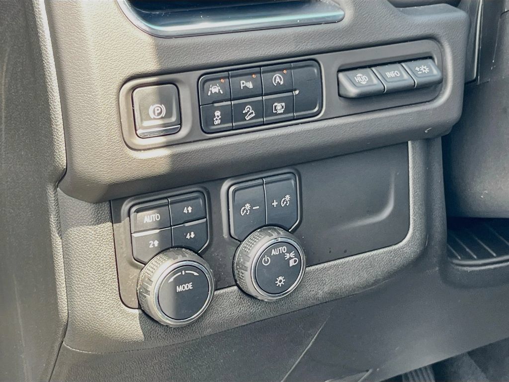 Used 2024 Chevrolet Tahoe High Country AWD/4WD image 10