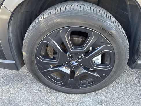 Used 2023 Subaru Ascent Onyx Edition image 9