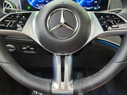 Used 2023 Mercedes-Benz EQE 500 4MATIC SUV w/ Exclusive Trim Package image 39