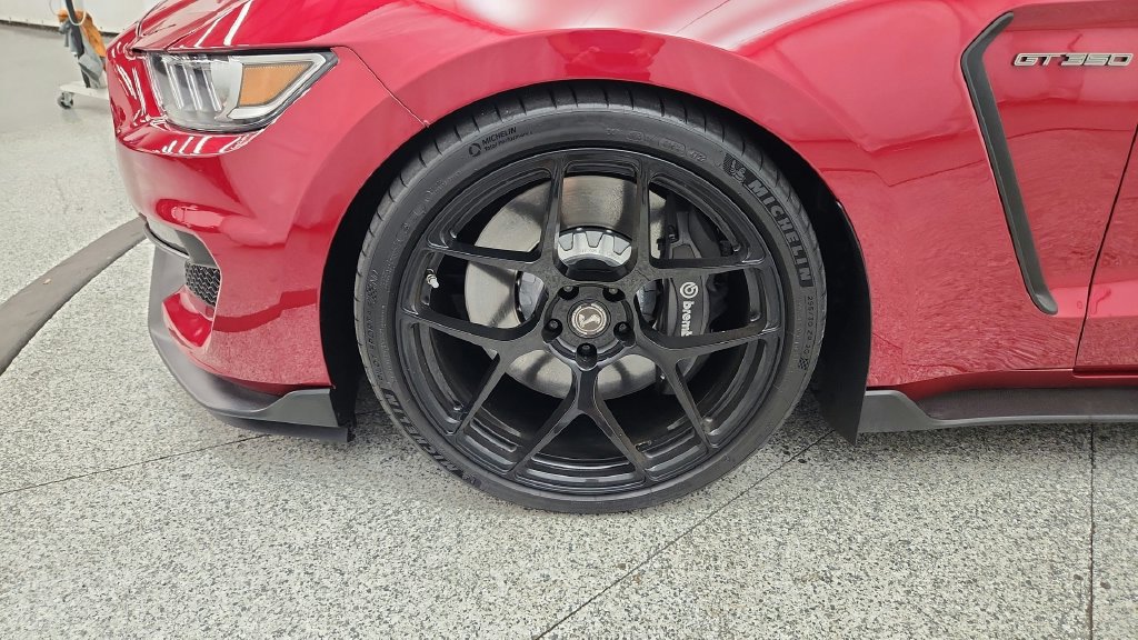 Used 2020 Ford Mustang Shelby GT350 w/ Technology Package RWD image 17
