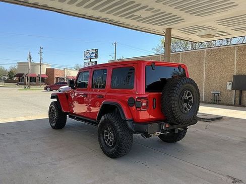 Used 2022 Jeep Wrangler Unlimited Rubicon w/ Xtreme Recon 35" Tire Package image 7