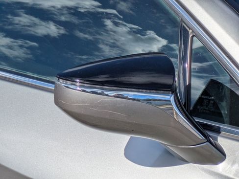 Used 2020 Lexus UX 200 image 12