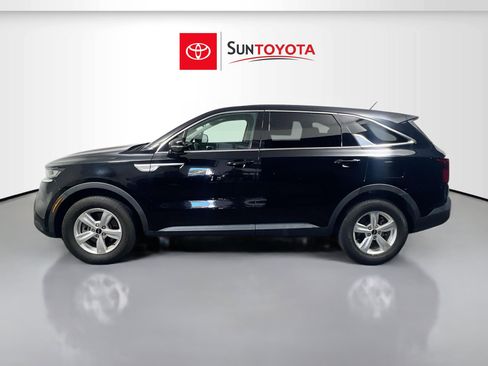 Used 2023 Kia Sorento LX FWD image 7