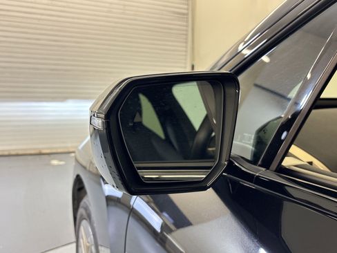 Used 2023 BMW iX xDrive50 image 21