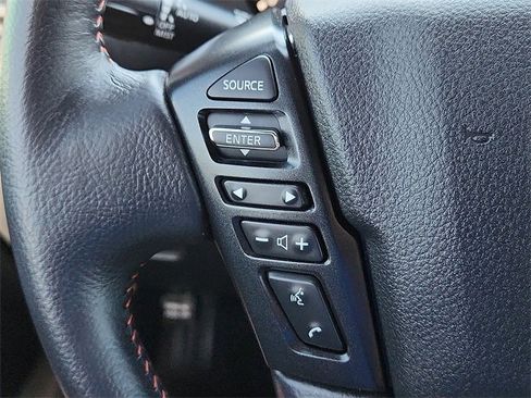 Used 2024 Nissan Titan PRO-4X w/ Pro-4x Convenience Package image 18