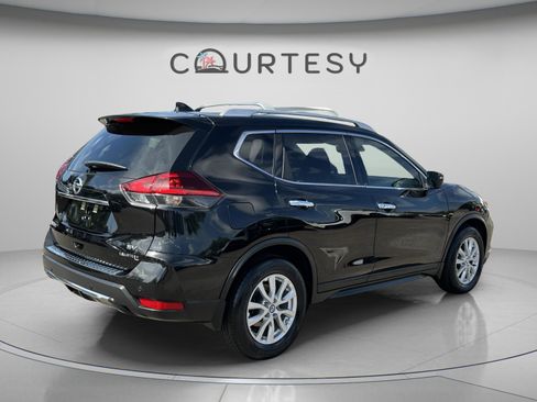 Used 2020 Nissan Rogue SV image 5