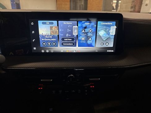 New 2026 Nissan Kicks SR w/ SR Premium Package AWD/4WD image 17