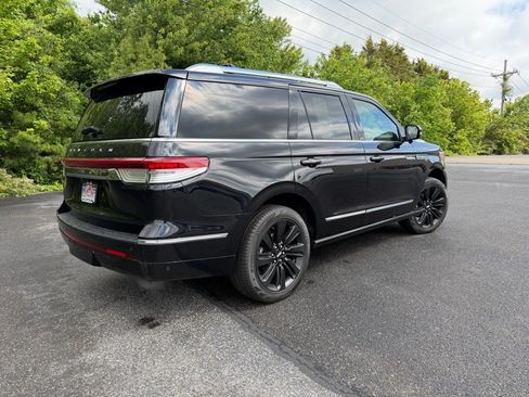Used 2024 Lincoln Navigator Reserve AWD/4WD image 15