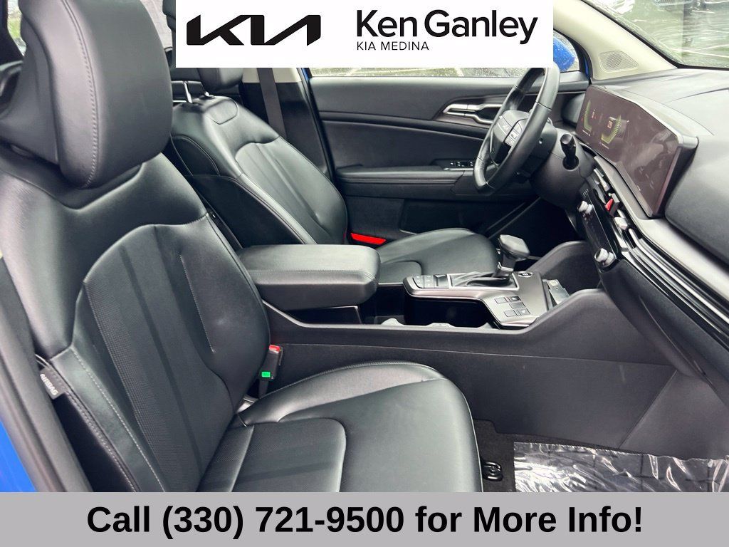 Certified 2026 Kia Sportage EX w/ EX Panorama Roof Package FWD image 59