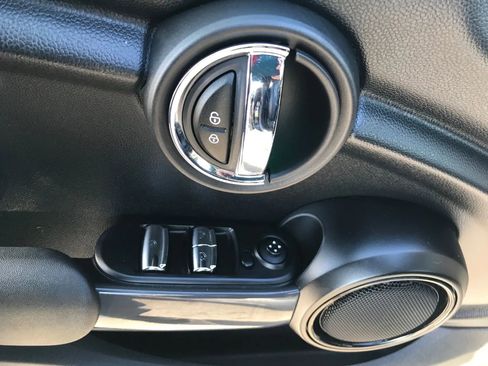 Used 2019 MINI Cooper Convertible image 18