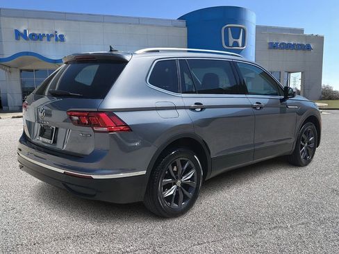 Used 2022 Volkswagen Tiguan SE AWD/4WD image 4