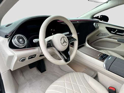Used 2022 Mercedes-Benz EQS 580 4MATIC Sedan image 9