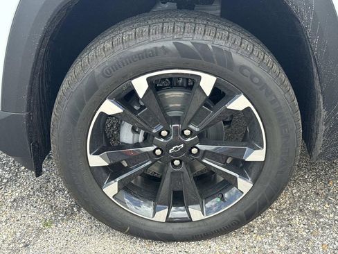 New 2026 Chevrolet Equinox RS w/ Safety and Technology Package FWD image 4