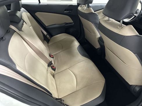 Used 2016 Toyota Prius Four image 17