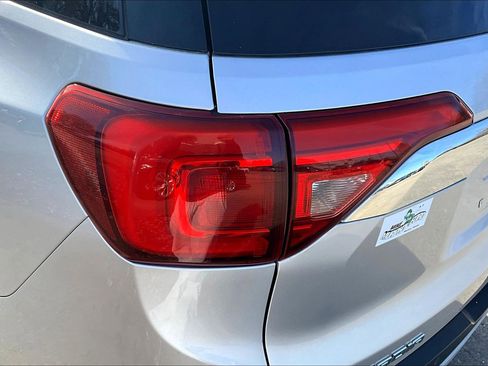 Used 2018 GMC Acadia SLT image 29