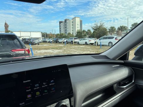 Used 2025 Toyota Grand Highlander XLE image 37