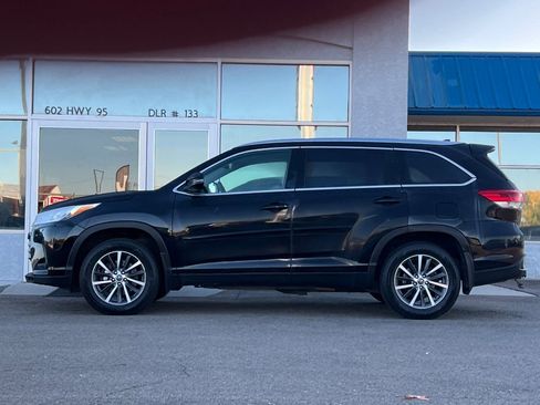 Used 2019 Toyota Highlander XLE AWD/4WD image 8