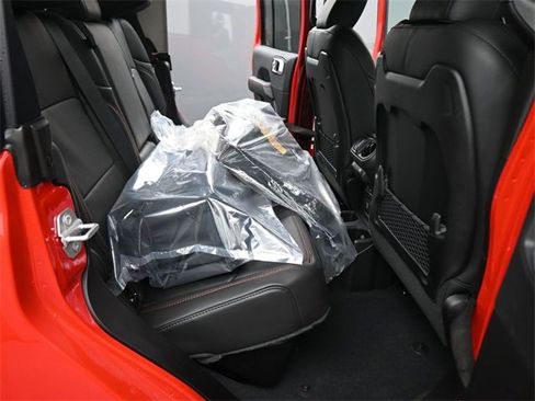New 2025 Jeep Gladiator Rubicon w/ Convenience Group image 37