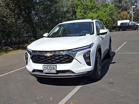 New 2026 Chevrolet Trax LT image 4