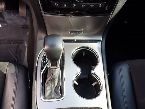 Used 2021 Jeep Grand Cherokee Laredo X image 33