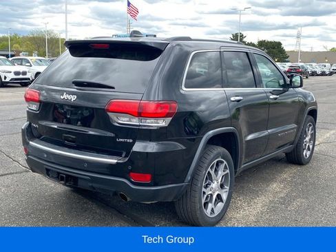 Used 2022 Jeep Grand Cherokee Limited w/ Technology Group AWD/4WD image 3